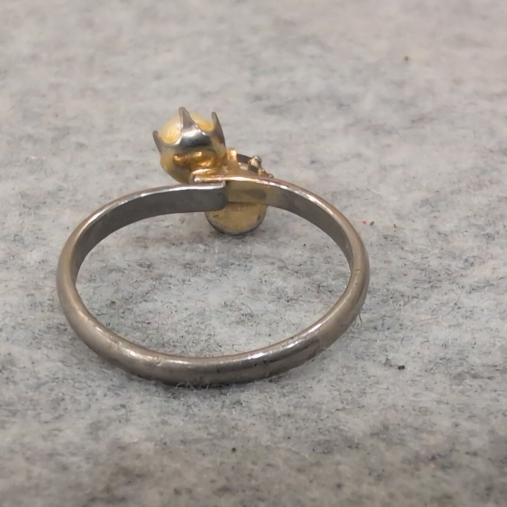 Vintage Silver Tone Ring with Faux Pink Stone and Pearl Accent Women's Jewelry - Picture 3 of 3
